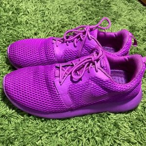 Nike Roshe One Hyperfuse Breathe Fuschia Sneakers SizeW8